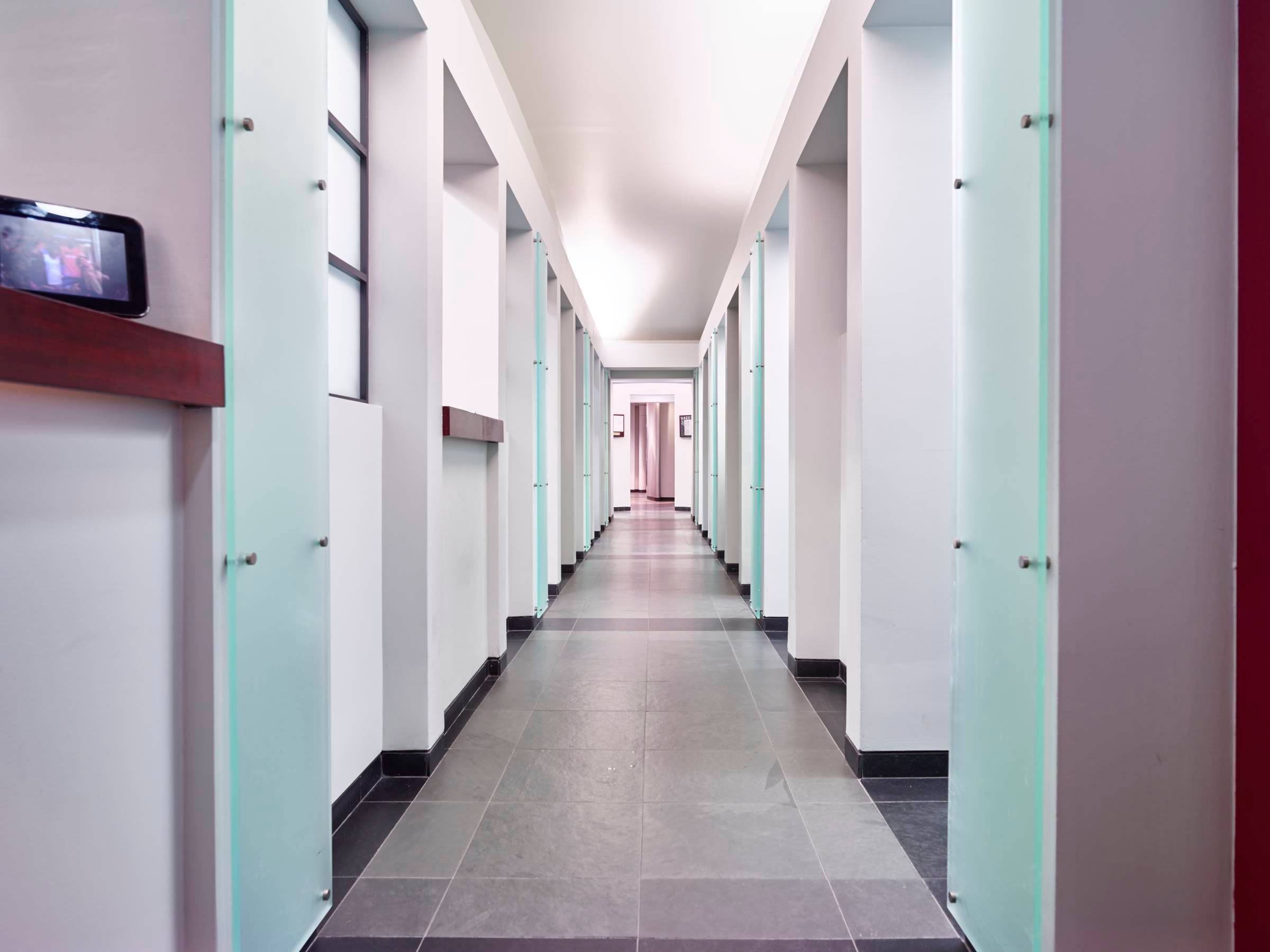 Front Hallway_Far